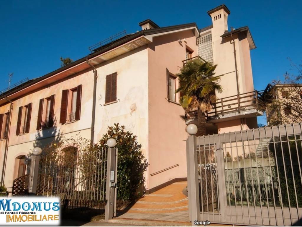 Palazzo / stabile a Verbania in Laveno-Intra - Foto 2