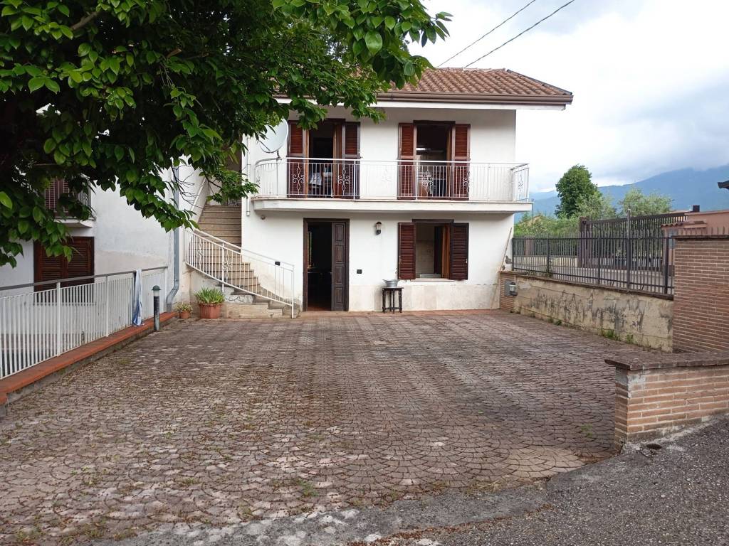 Villa a Alatri in Via Fontana Collelavena, 13 - Foto 2