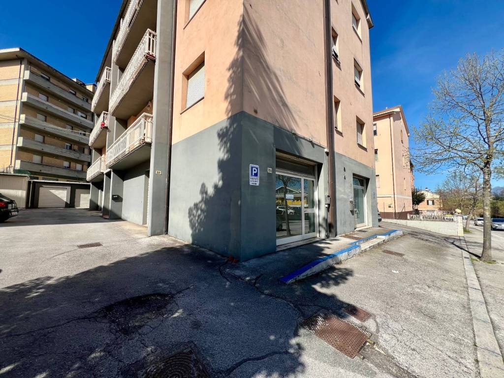 Immobile a Fabriano in VIALE MARTIRI DELLA LIBERTA' - Foto 2