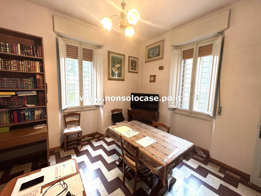 Villa a Prato in Via Fratelli Miniati - Foto 2