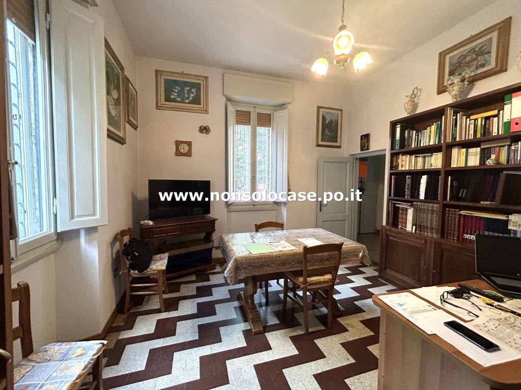 Villa a Prato in Via Fratelli Miniati - Foto 3