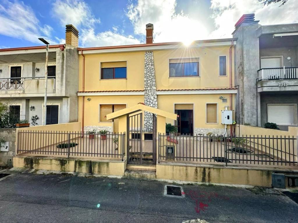 Villa a Ispica in Piazza Comandante Antonino Ferla S.N.C. - Foto 3