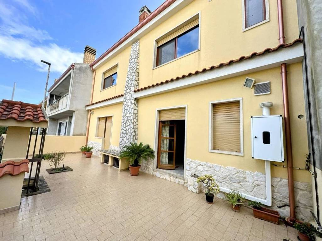 Villa a Ispica in Piazza Comandante Antonino Ferla S.N.C. - Foto 4