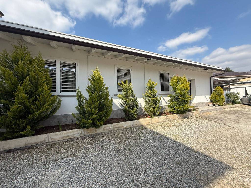 Villa a Mariano comense in Via Dante Alighieri - Foto 1