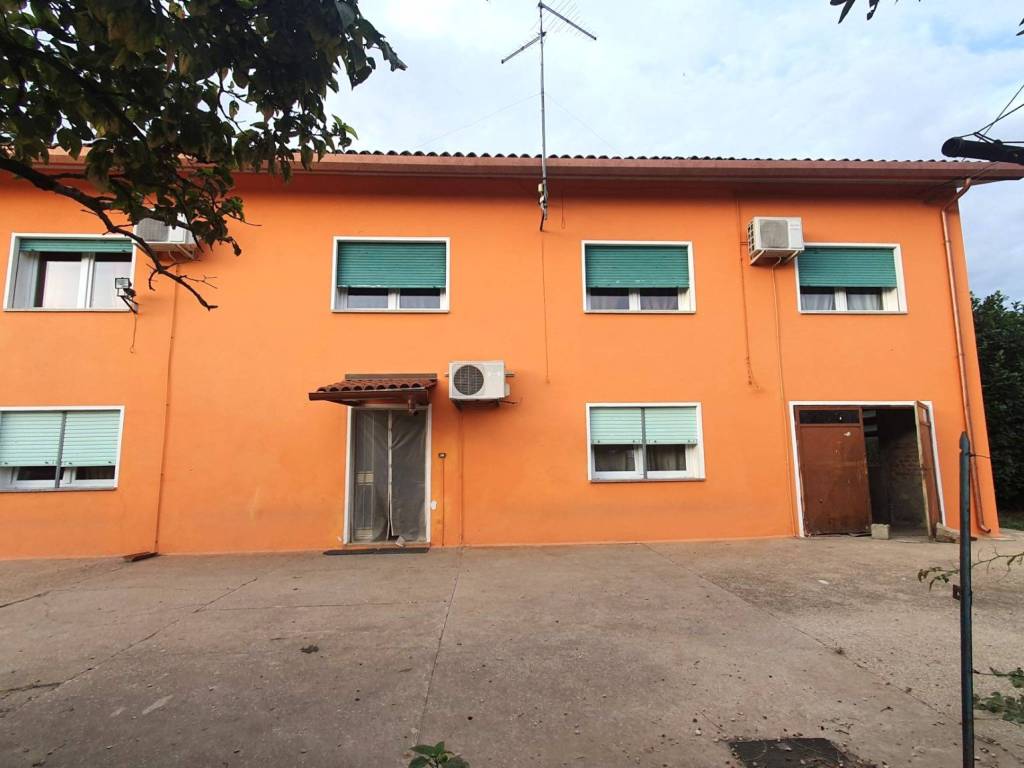 Villa a Ospedaletto euganeo in Via Dossi, 4 - Foto 2