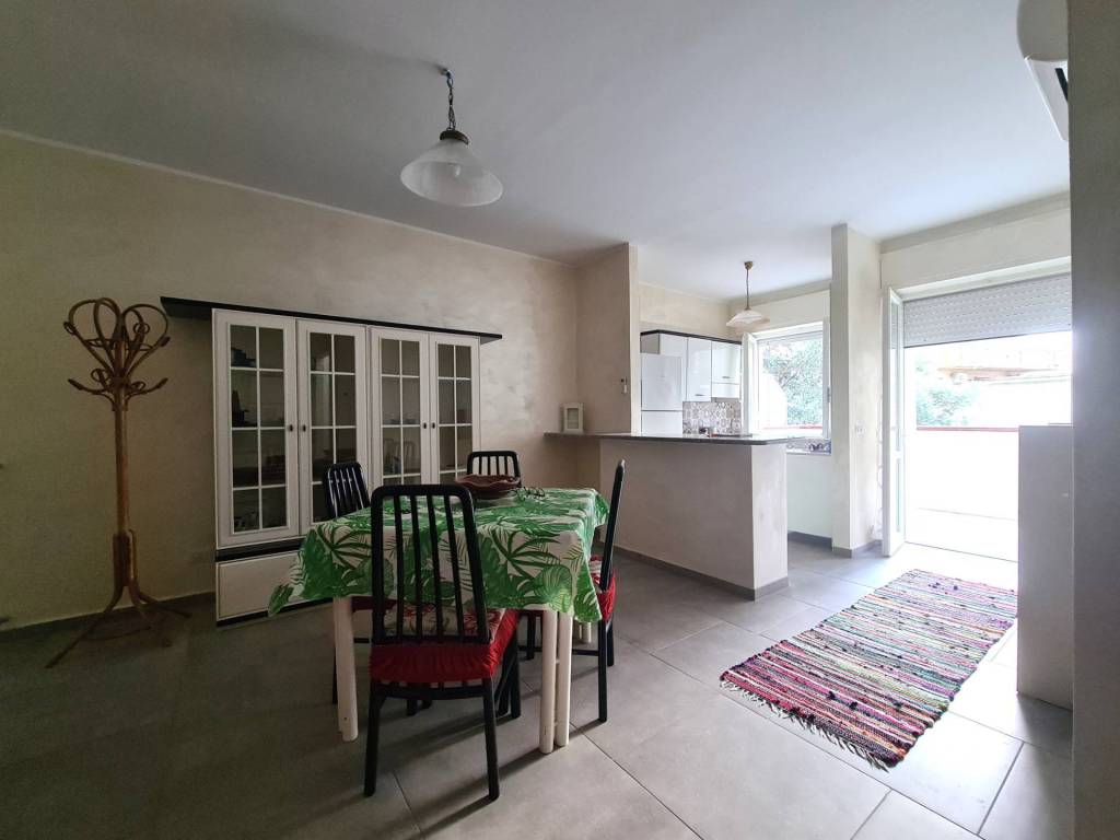 Appartamento a Catanzaro in Via Martiri di Cefalonia - Foto 4