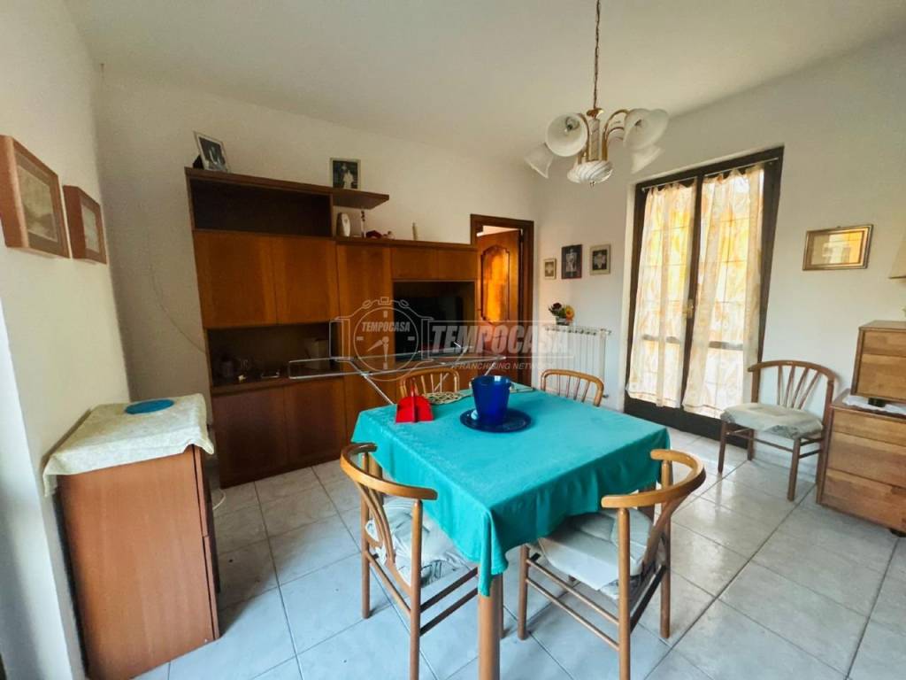 Appartamento a Montano lucino in Via IV Novembre 4 - Foto 3