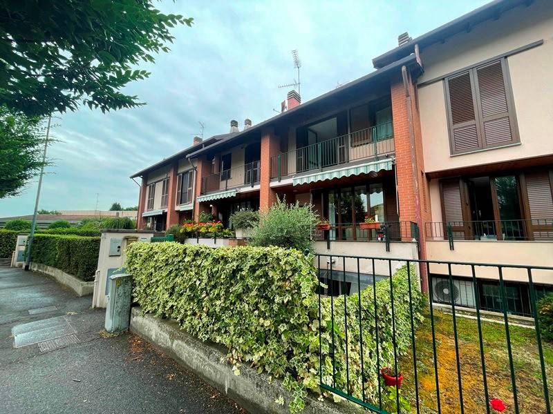 Villetta a schiera a Besnate in Via Gioacchino Rossini, 28 - Foto 3