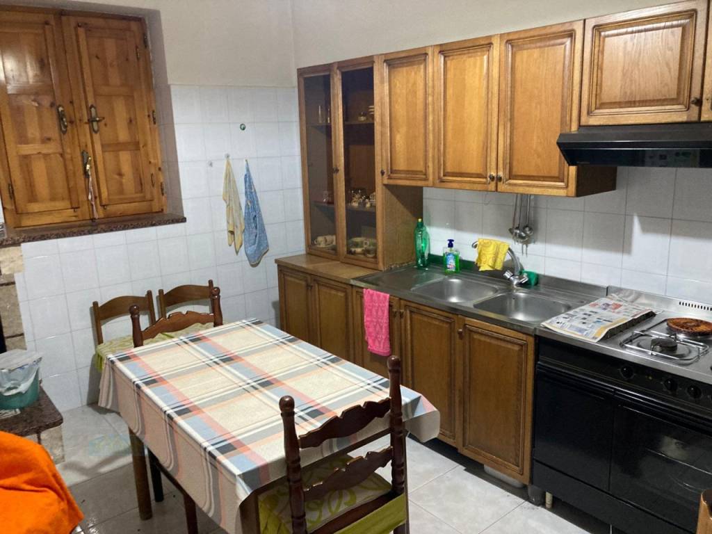 Casa indipendente a Ceglie messapica in Via Gaetano Salvemini - Foto 3