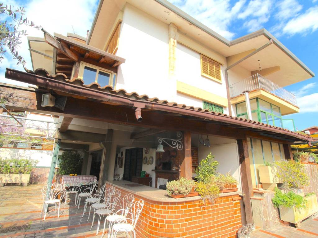 Villa a Massa e cozzile in Via Marco Polo - Foto 2