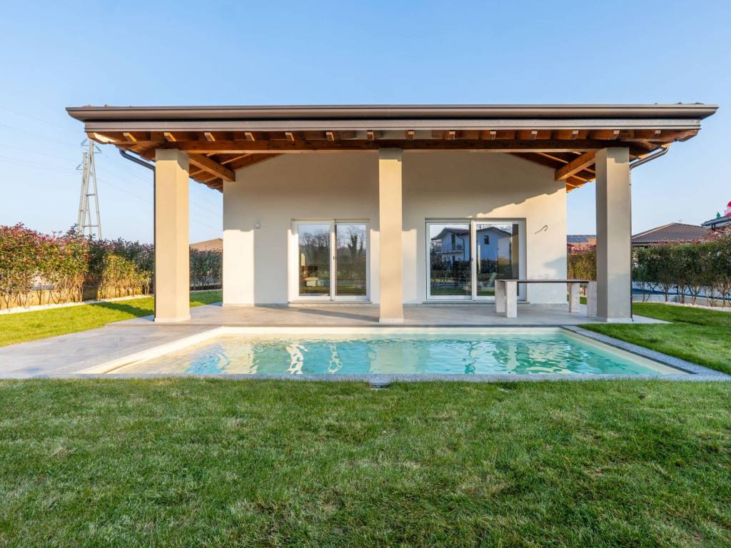Villa a Arona in Via Oleggio Castello - Foto 2