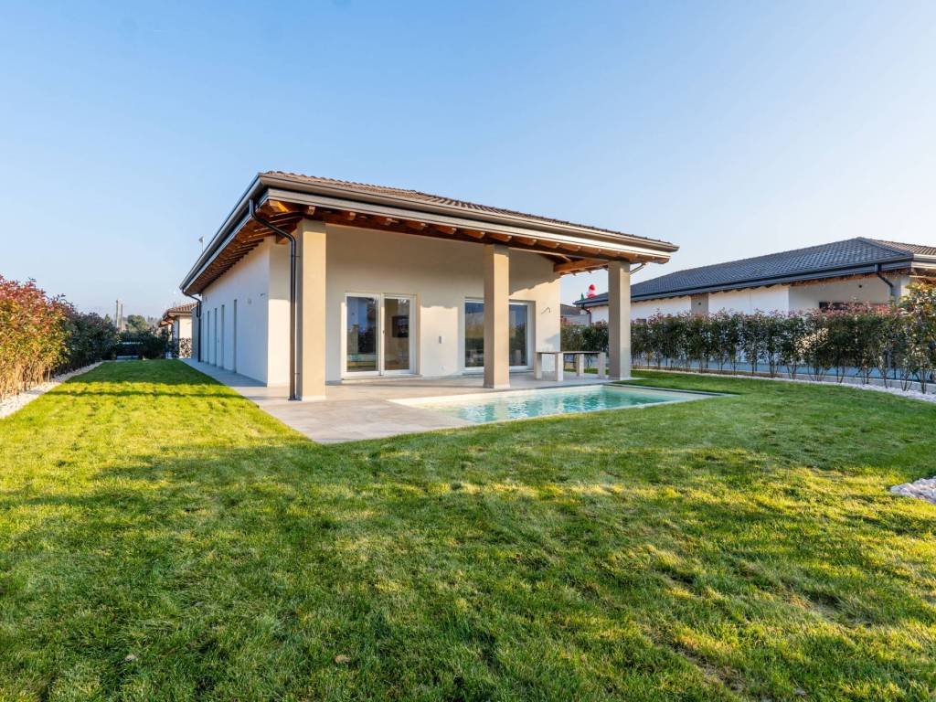 Villa a Arona in Via Oleggio Castello - Foto 4