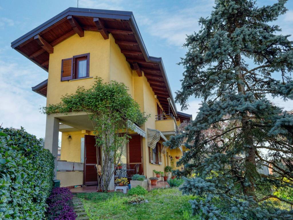 Villa a Oggiona con santo stefano in Via Monte Grappa, 5 - Foto 4