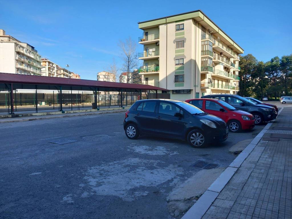 Appartamento a Crotone in Via Giovanni Verga, 5 - Foto 2