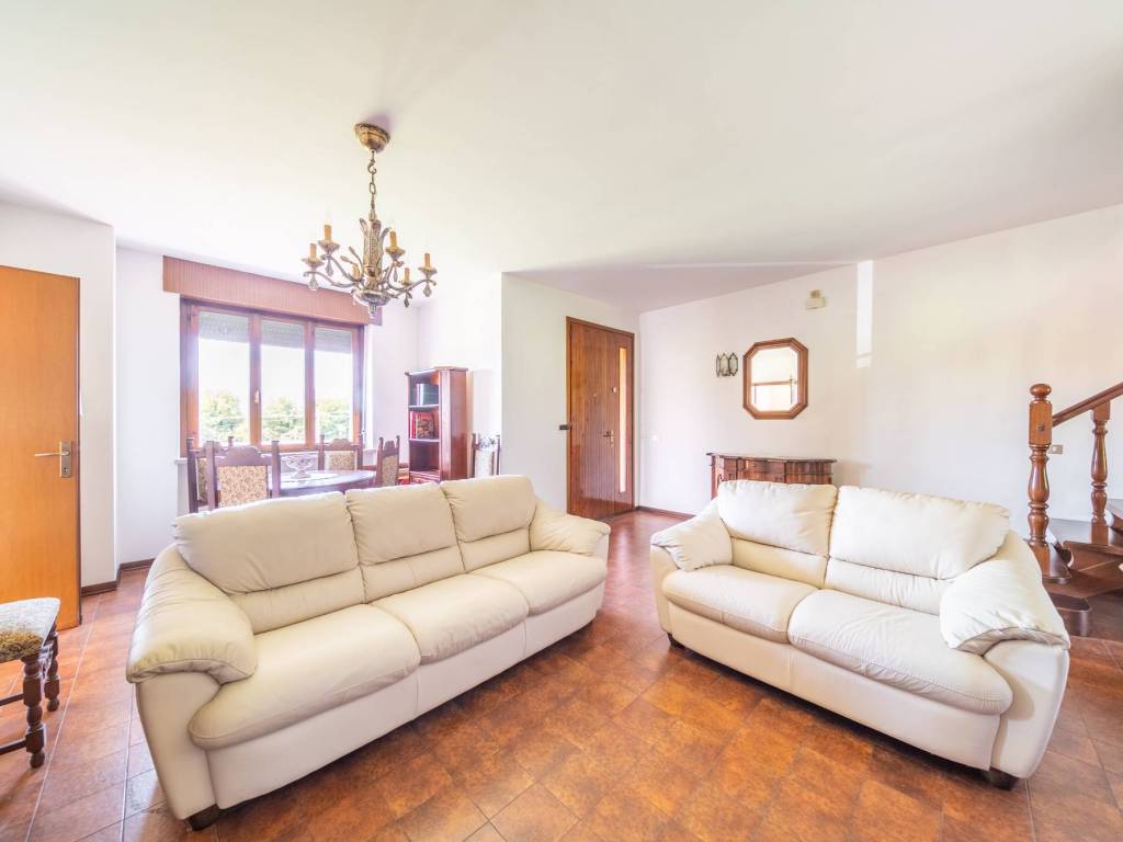 Villa a Gemona del friuli in Via Vuarbe, 107 - Foto 3