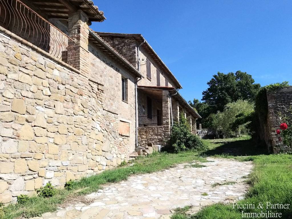Rustico / casale a Umbertide in Località Colle del Sole - Foto 3