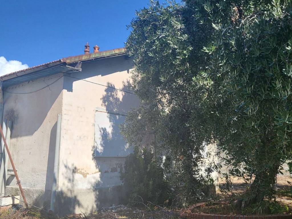 Villa a Albenga in Via Don Giacomo Lasagna, 40 - Foto 3