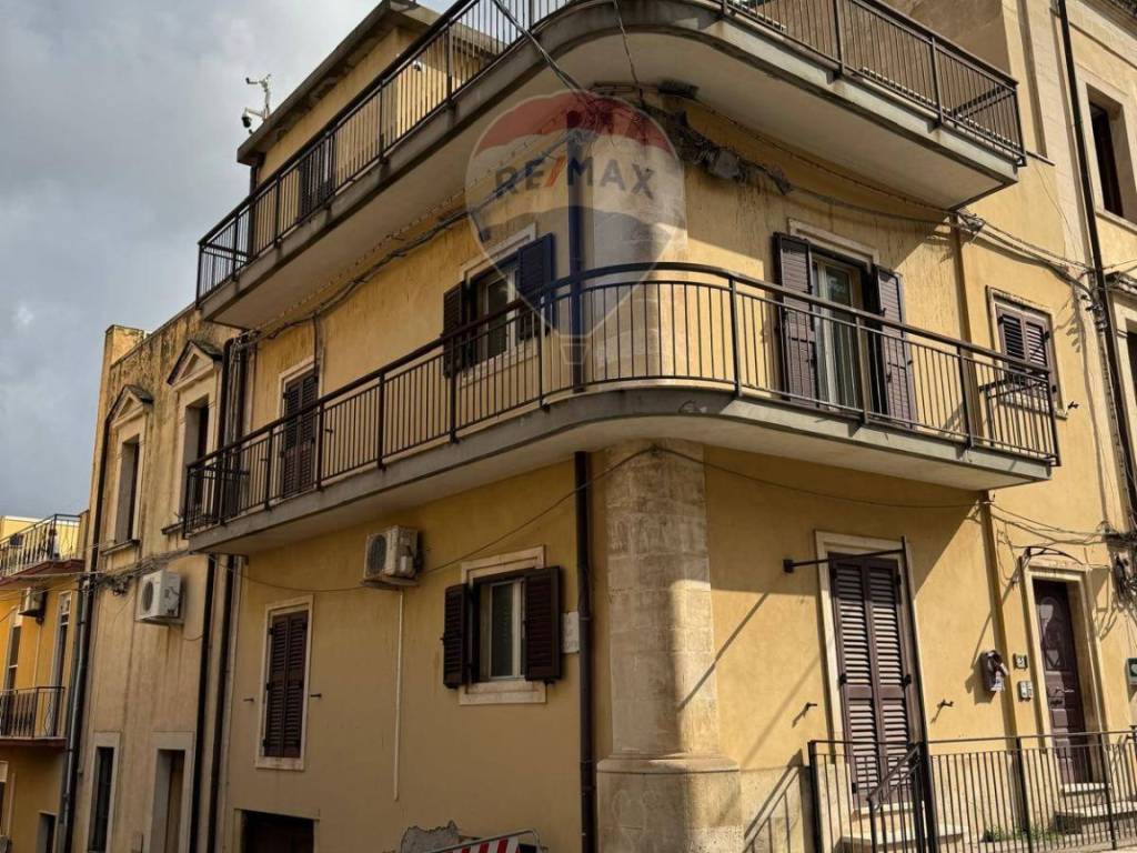 Casa indipendente a Melilli in piazza San Sebastiano, 1 - Foto 2