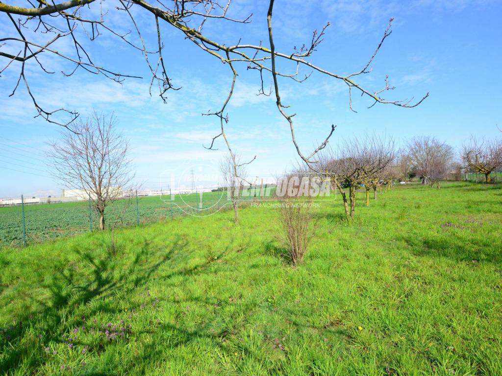 Terreno a Caronno pertusella in Via Europa - Foto 2
