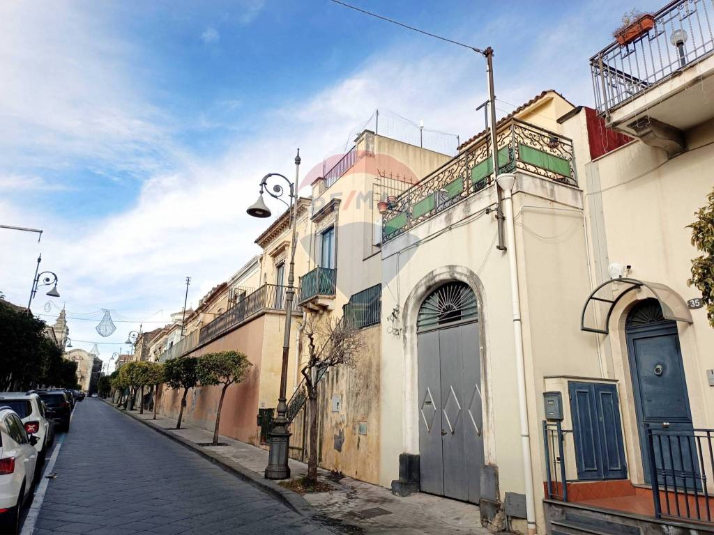 Casa indipendente a Aci sant'antonio in Via Vittorio Emanuele, 33 - Foto 2