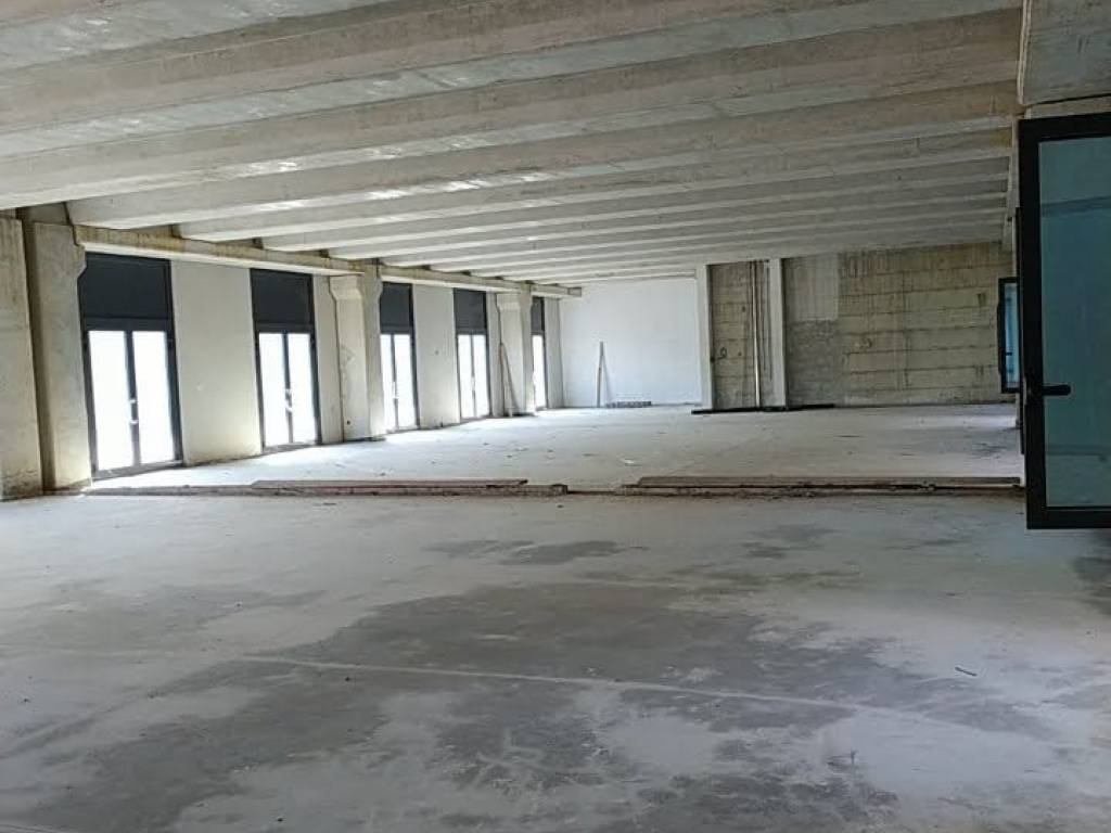 Immobile a Caserta in Viale delle Industrie - Foto 3