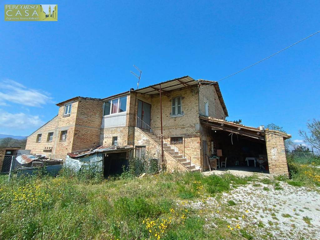 Casa indipendente a Bellante - Foto 3