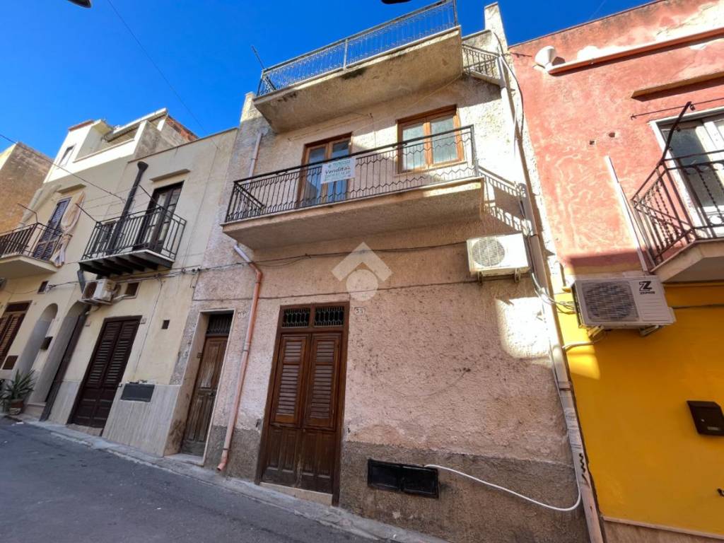 Casa indipendente a Castellammare del golfo in Via Giovanni Bovio, 35 - Foto 2
