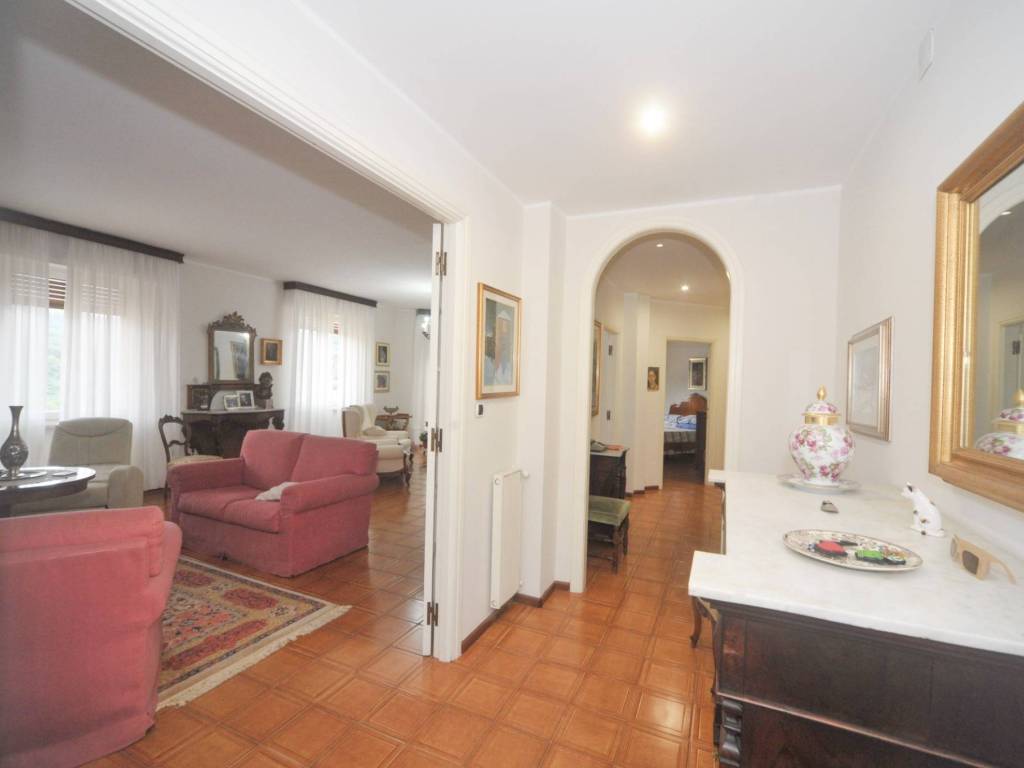 Appartamento a Nuoro in Via Ugo Foscolo, 29 - Foto 4