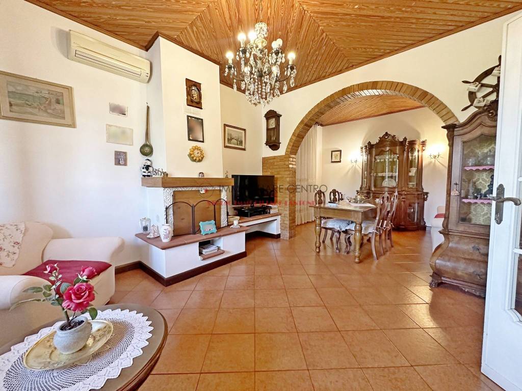 Villa a Camaiore in Via Jacopo Tintoretto - Foto 2