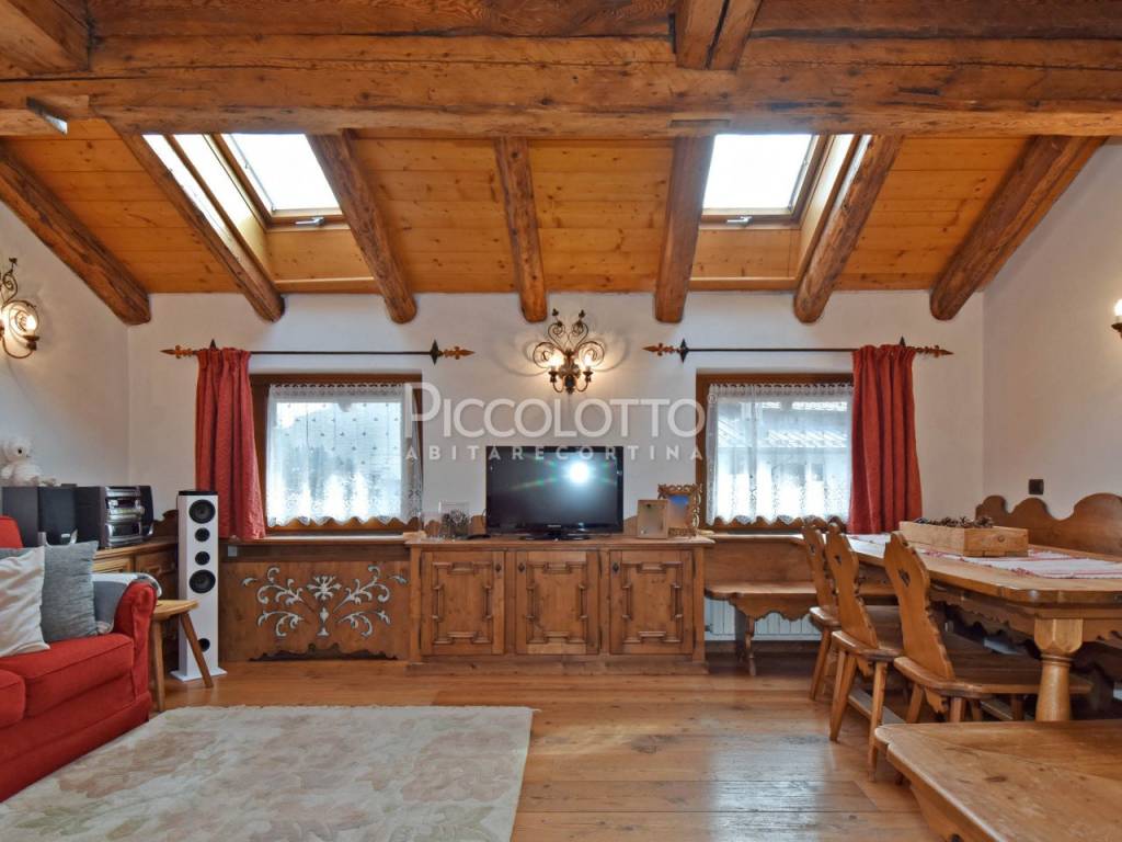 Appartamento a Cortina d'ampezzo in Via Guide Alpine - Foto 2
