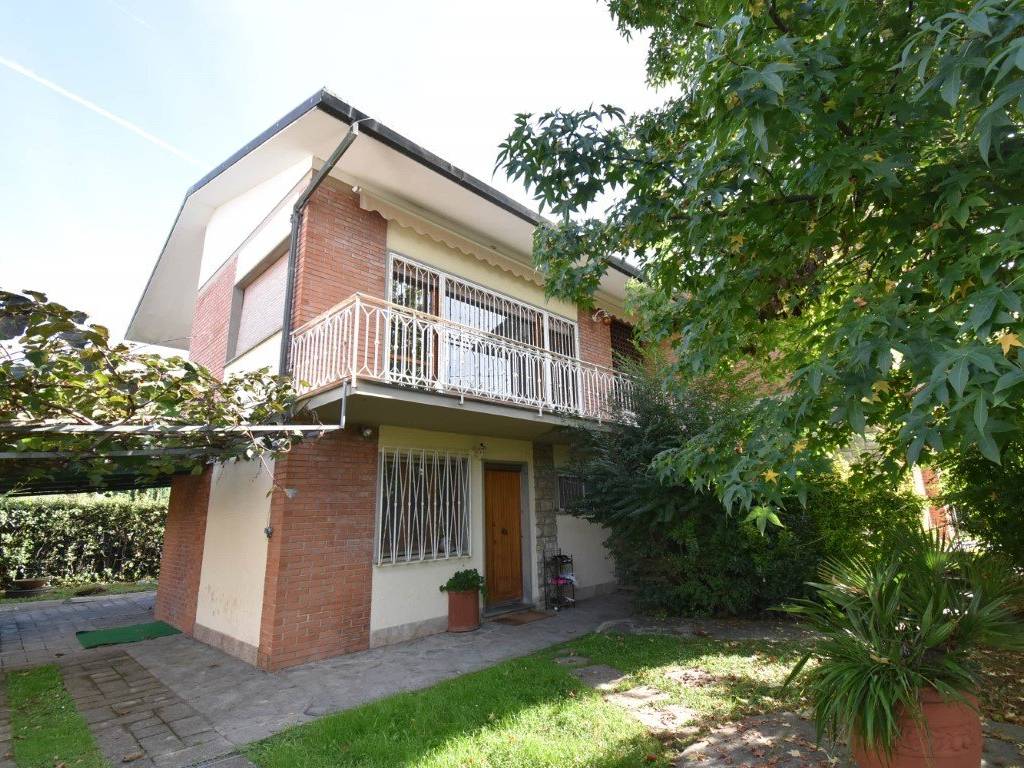 Villa a Pietrasanta in Via Umbria, 13 - Foto 3