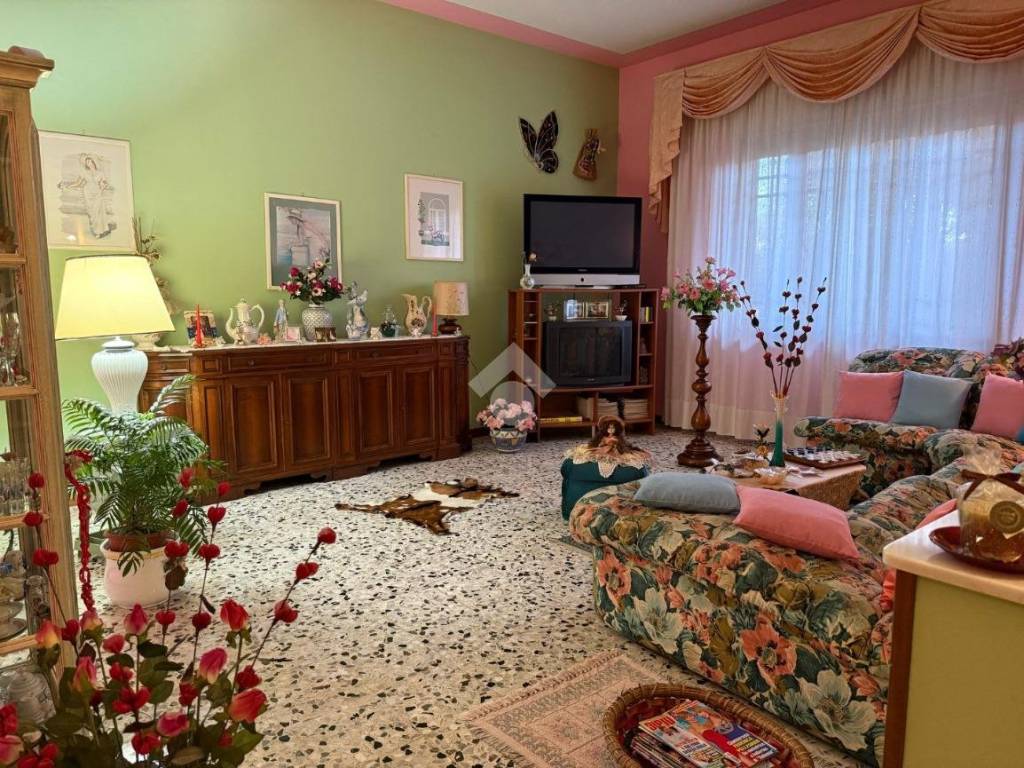 Villa a Chiesina uzzanese in Via Livornese di Sotto - Foto 4