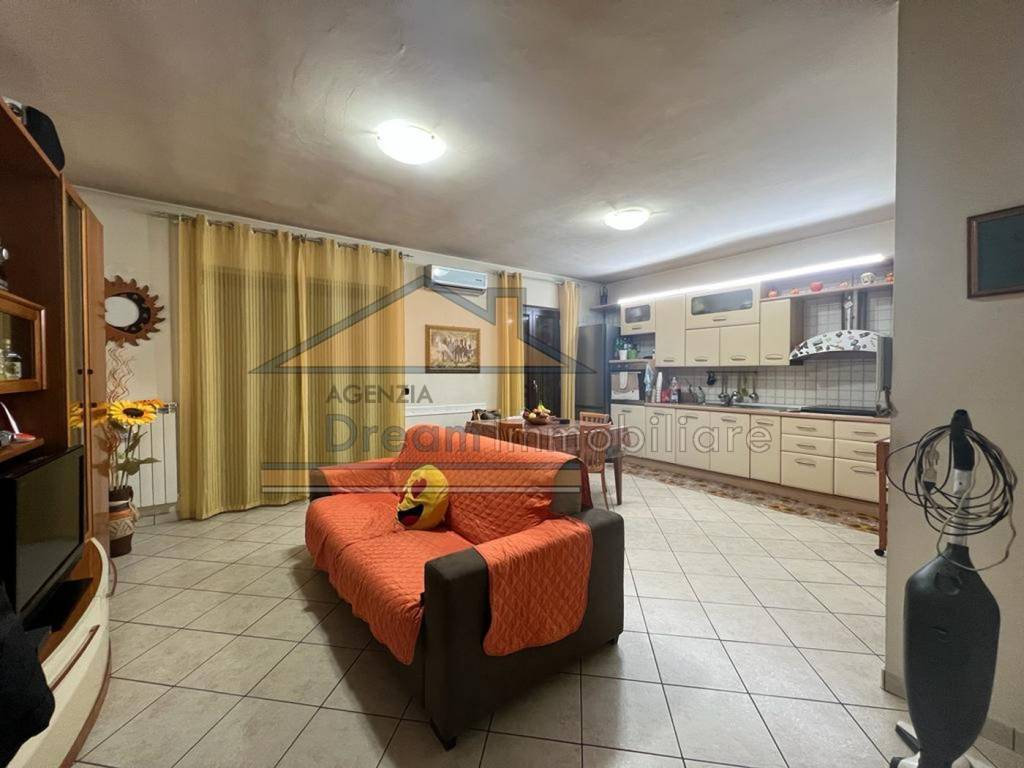 Appartamento a Giugliano in campania in Via Marchesella - Foto 1