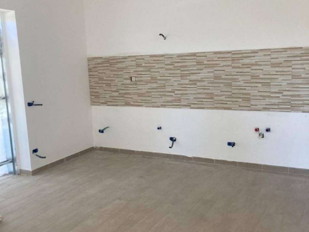 Villa a Cisterna di latina in Via Petrarca - Foto 2