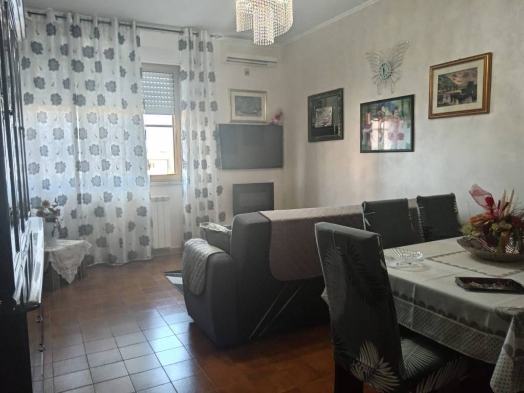 Appartamento a Cisterna di latina in Piazza Ugo La Malfa, 4 - Foto 5