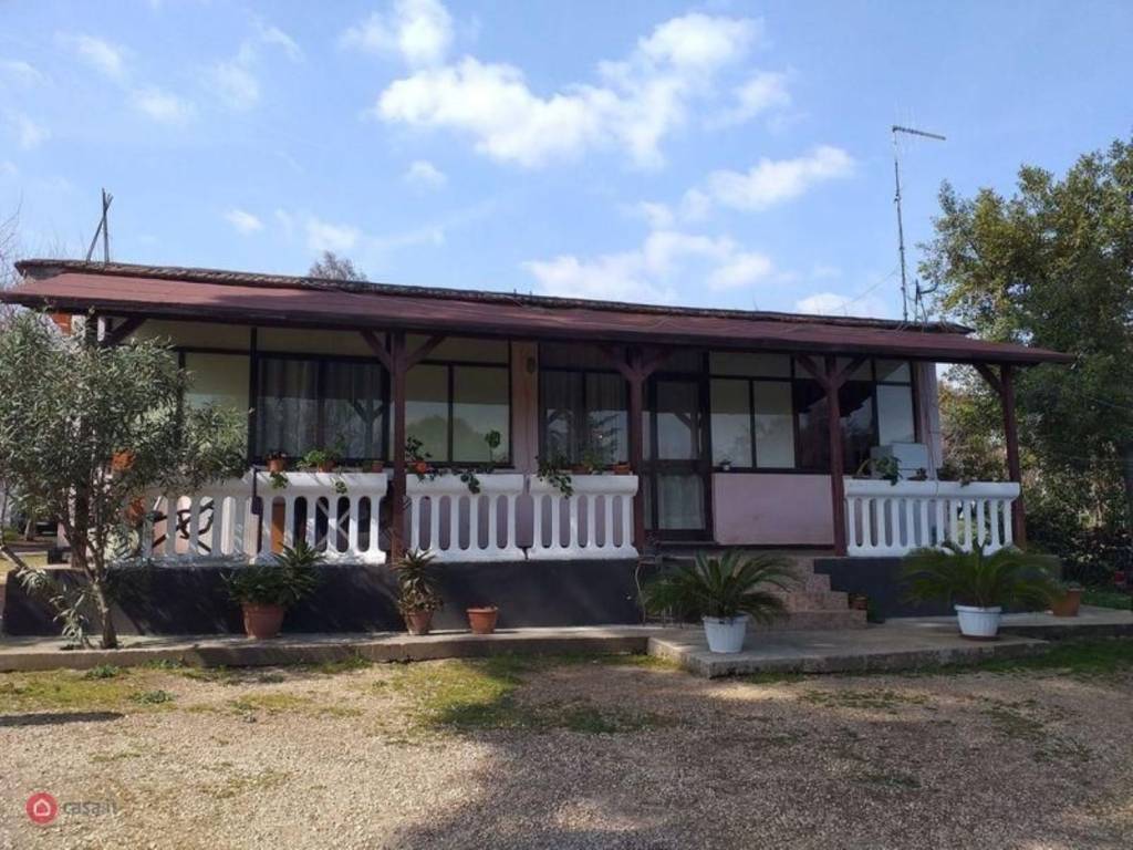Villa a Cisterna di latina in Via Del Pesco S.N.C. - Foto 2