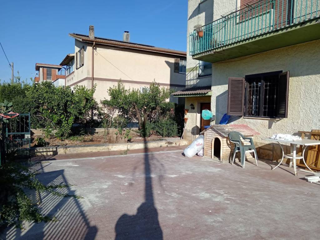 Villa a Cisterna di latina in Via Amerigo Vespucci, 10 - Foto 2