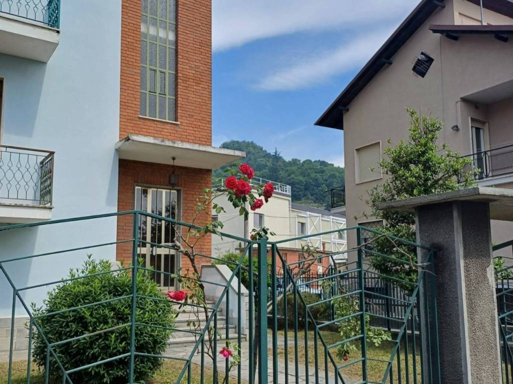 Appartamento a Revello in Viale Umberto I, 40 - Foto 2