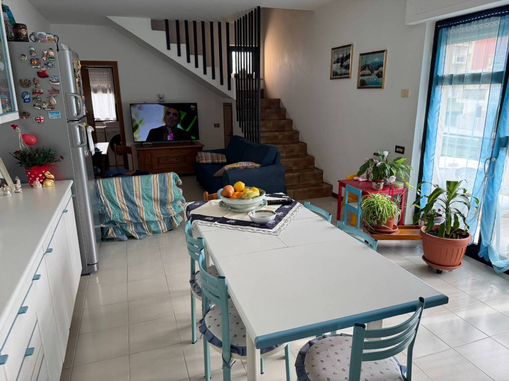 Appartamento a Alba adriatica in Via Gorizia, 49 - Foto 2