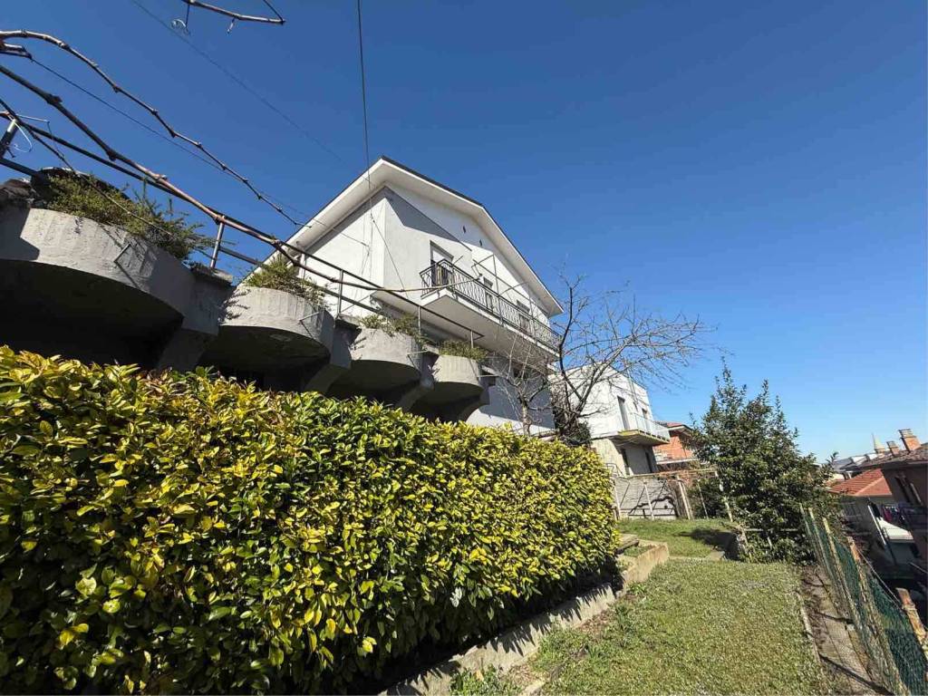 Villa a Alba in Via Guido Chiampo, 9 - Foto 2