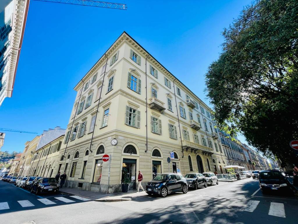 Attività / licenza a Torino in Via della Rocca, 19 - Foto 1