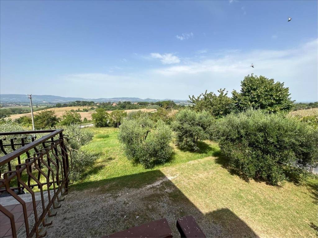 Casa indipendente a Castiglione del lago in Via Toscana, 36 - Foto 5