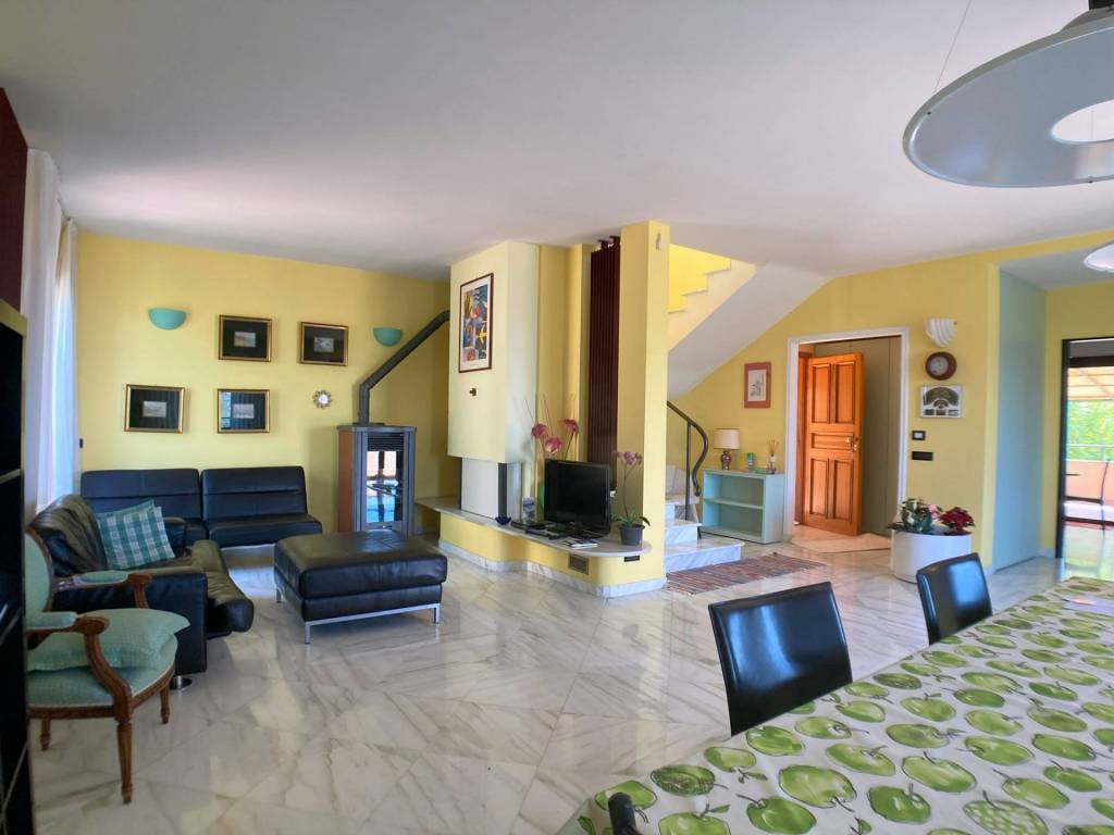 Casa indipendente a Perinaldo in Semi-Centrale - Foto 3