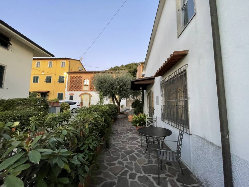 Villa a Porcari in Via Capannori - Foto 2