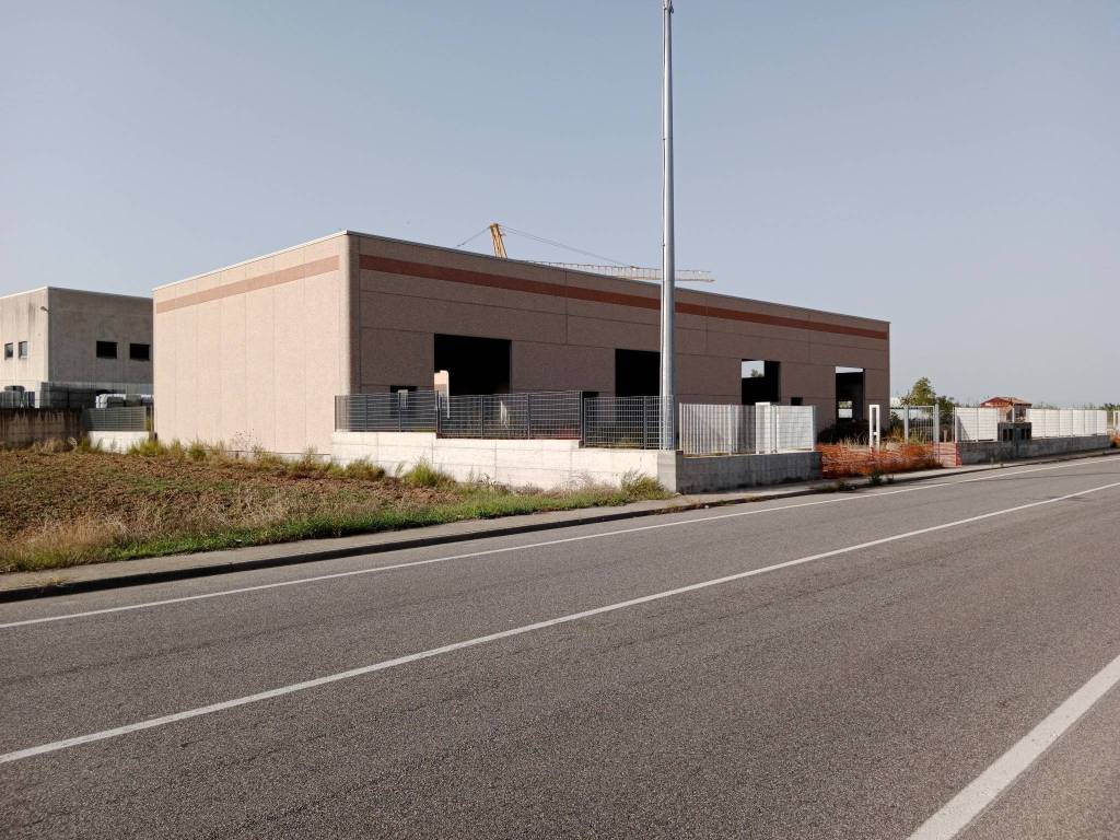 Immobile a Montalto uffugo in Via dell'Industria - Foto 2