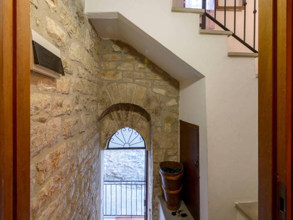 Casa indipendente a Gubbio in Via Beni - Foto 4