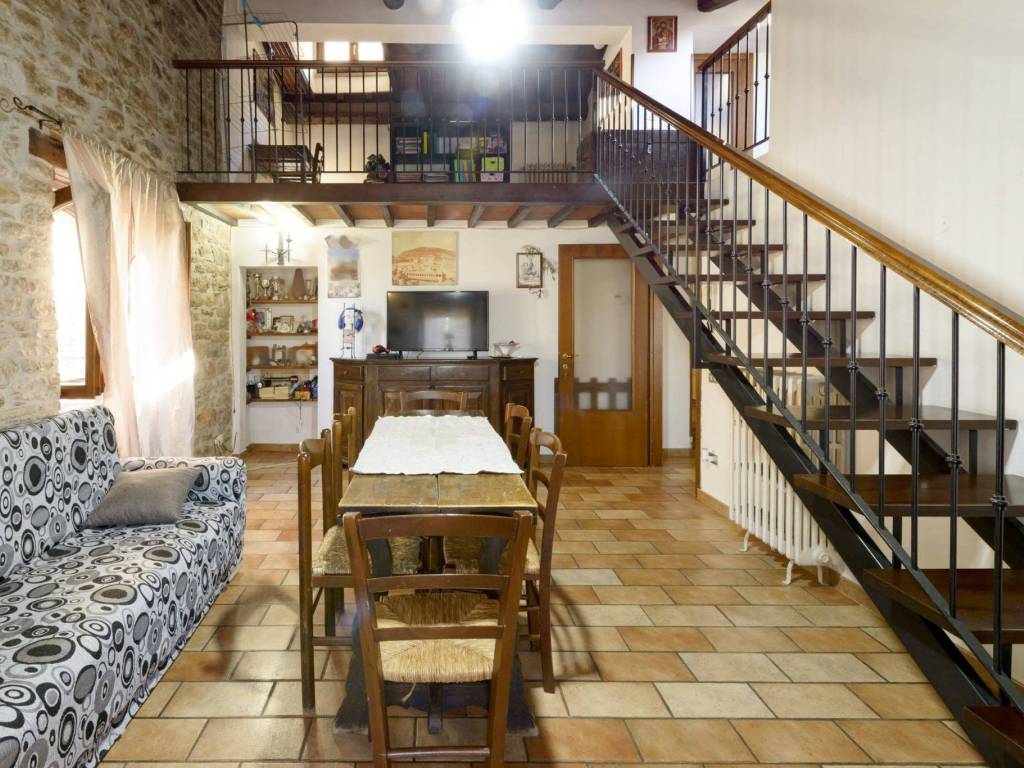 Casa indipendente a Gubbio in Via Beni - Foto 5