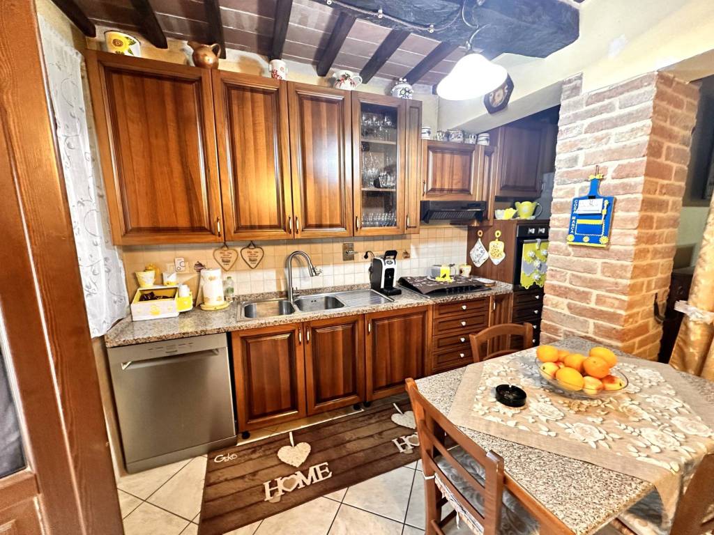 Casa indipendente a Castiglione del lago in Località Giardini - Foto 4