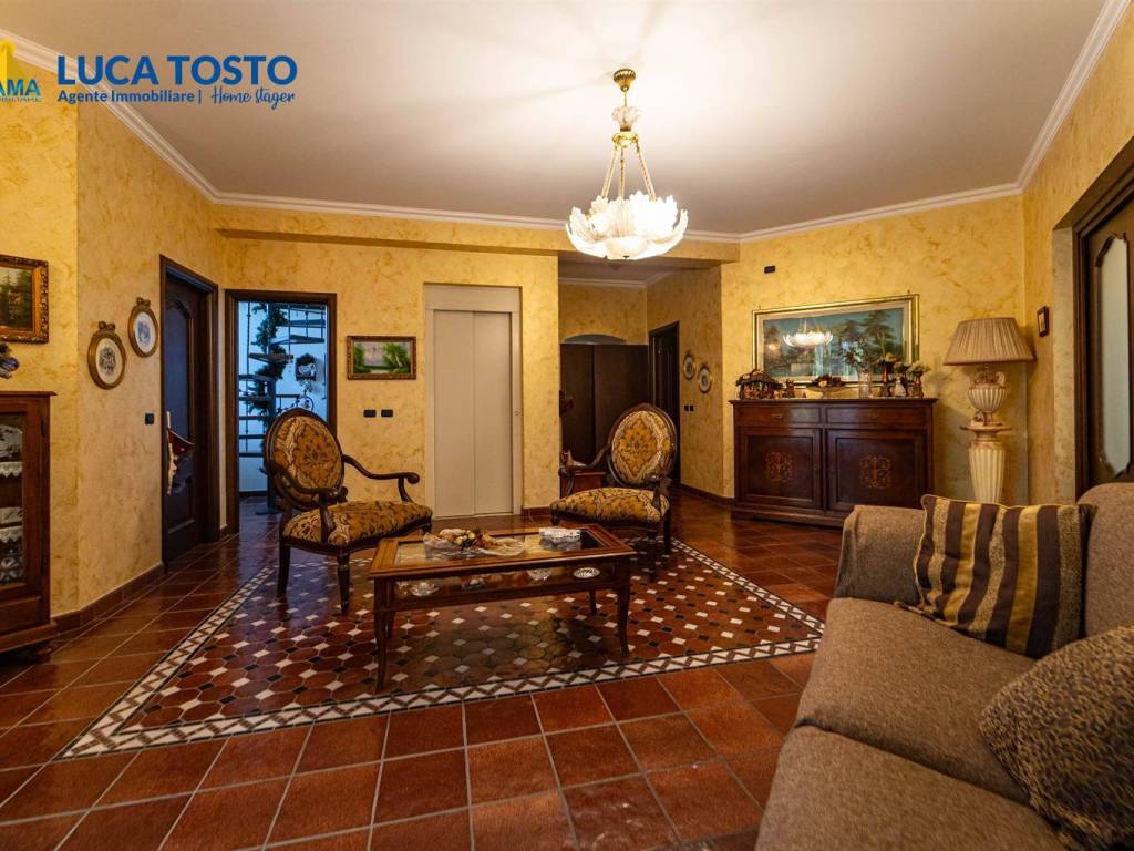 Villa a Aci sant'antonio in via A. La Spina - Foto 2