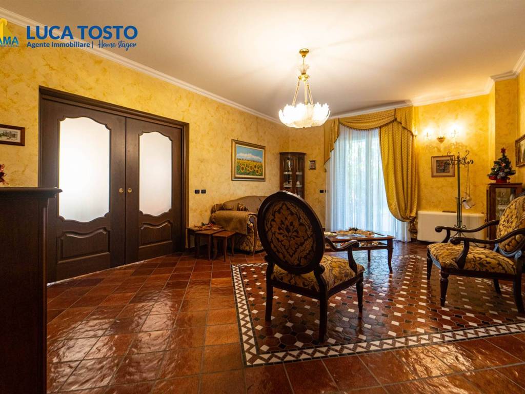Villa a Aci sant'antonio in via A. La Spina - Foto 4